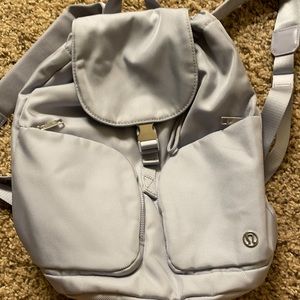 lululemon mid-size lavender backpack